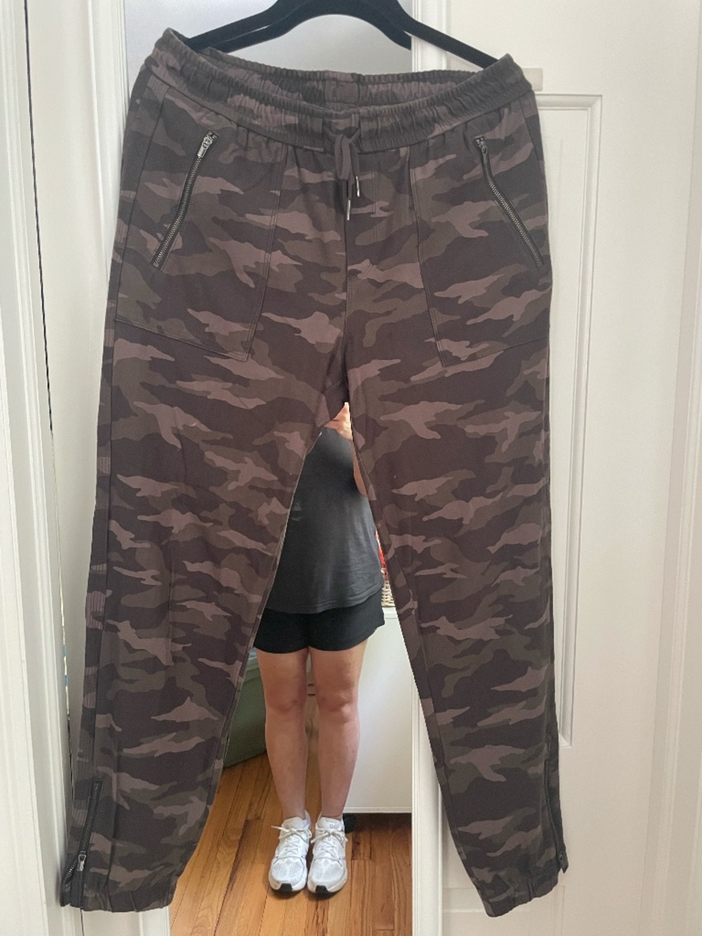 Athleta Camo Jogger Camouflage Pattern Size 8